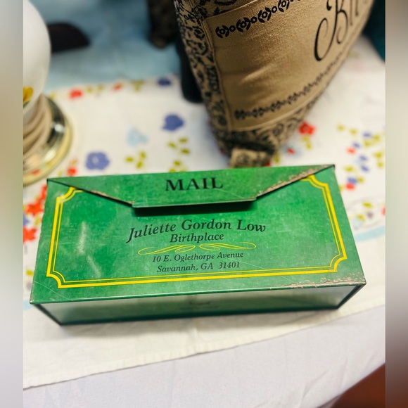 Meet your Posher, Mindy - Picture 3 of 4